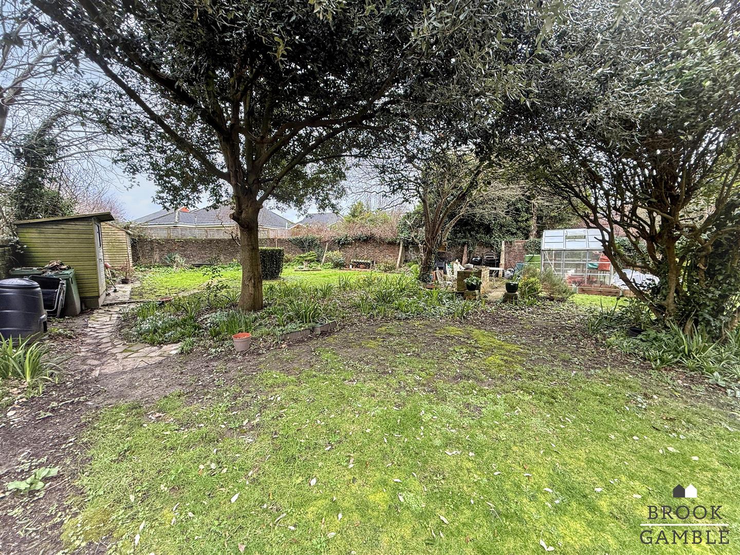 2 Bedroom Apartment. 9 Upper Avenue in Eastbourne,  15